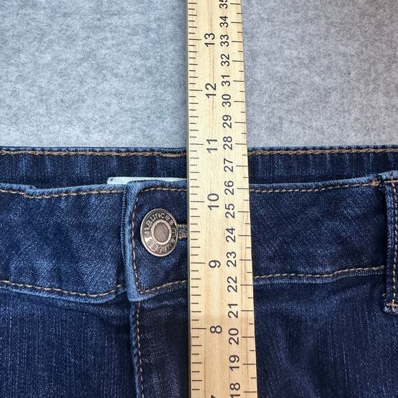 M Jeans By Maurices Classic Jeans Women's 18W Short Blue Mid Rise Denim Straight - Picture 8 of 10